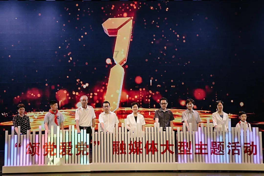 重庆铜梁龙跨越万里上演“冰火非遗之旅”